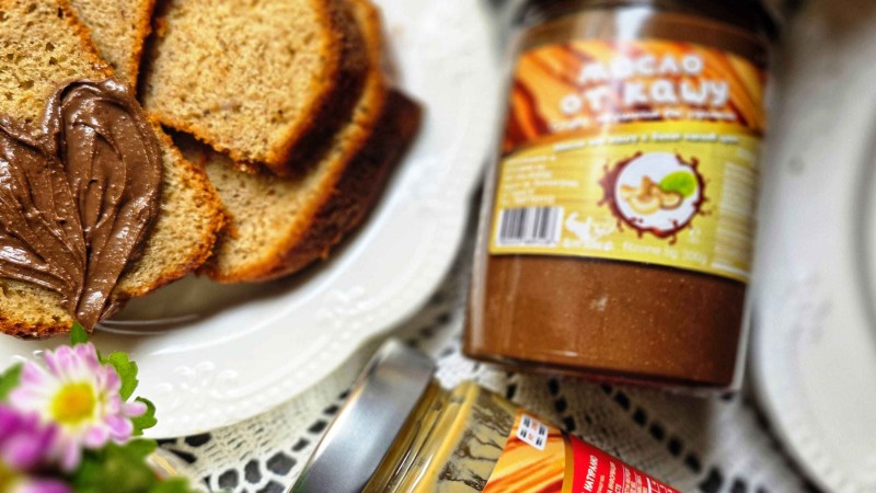 Бананов кекс с масло от кашу – сочен, ароматен и с нежен ядков вкус